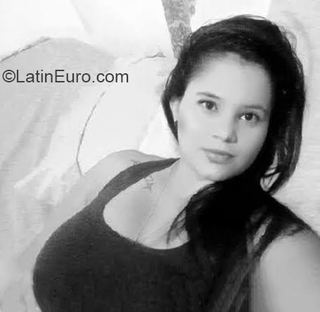 Date this tall Colombia girl Ana from Bucaramanga CO27382