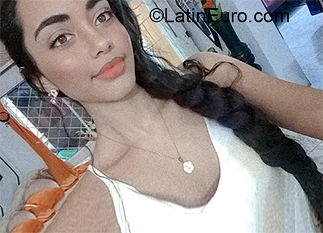 Date this delightful Colombia girl Yul from Cartagena CO27394
