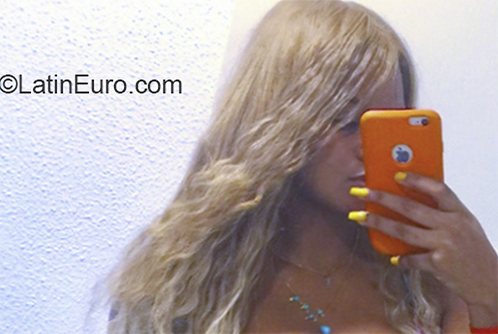 Date this charming Dominican Republic girl Estefeny from Santo Domingo DO38263
