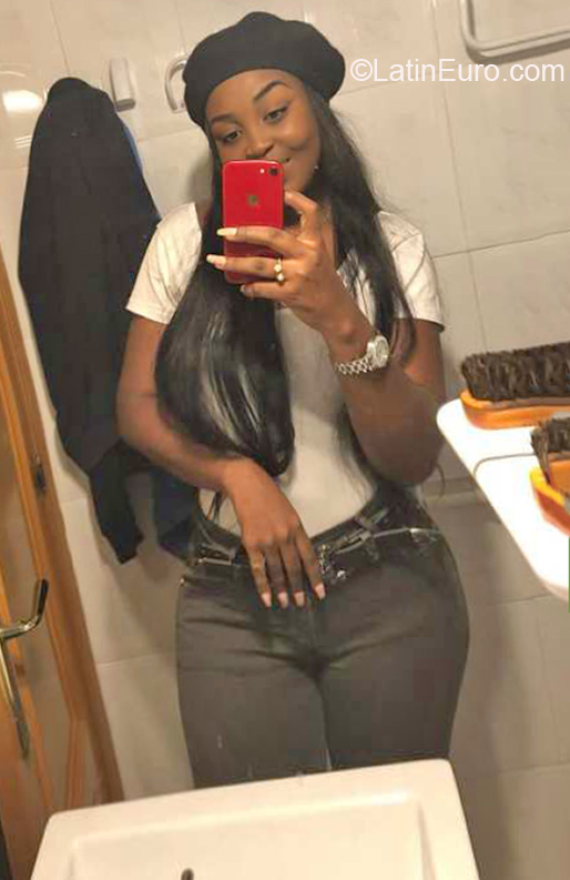Date this funny Colombia girl Rosher from Barcelona CO27557