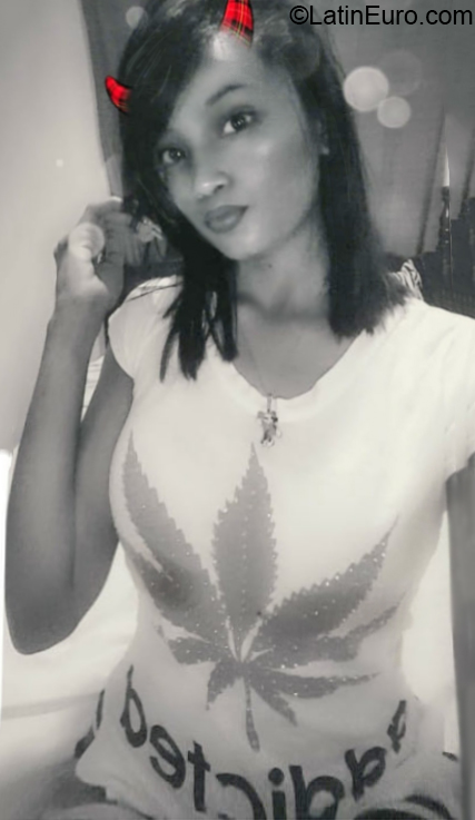 Date this hot Dominican Republic girl Eli from Santo Domingo DO38286
