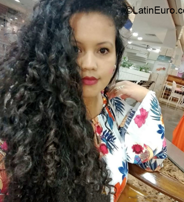 Date this fun Brazil girl Luma from Florianopolis BR11674