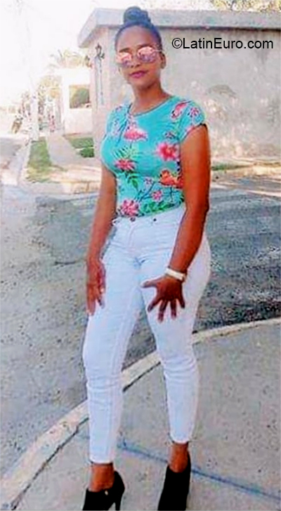 Date this voluptuous Dominican Republic girl Nalia from Dajabon DO38290