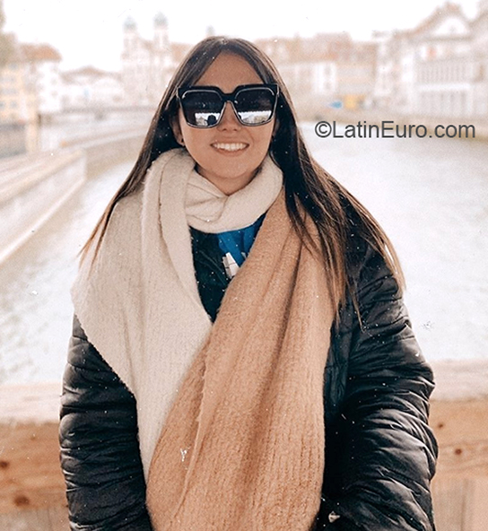 Date this exotic Colombia girl Andrea from Bogota CO27591