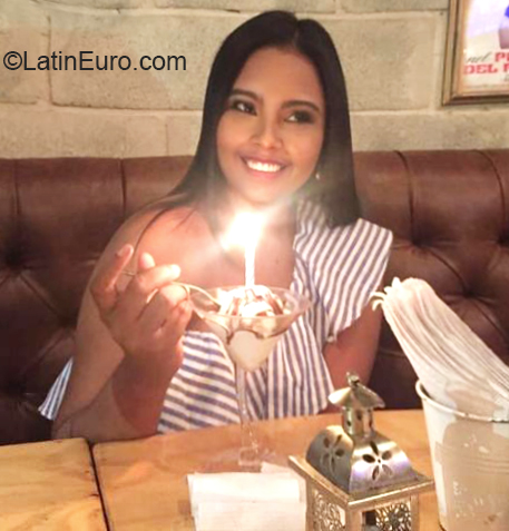 Date this hot Colombia girl Jeniffer from Barranquilla CO27607