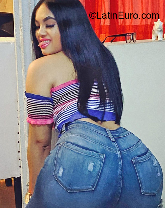 Date this athletic Dominican Republic girl Thais from Santiago US20834