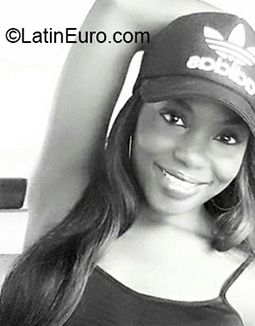 Date this nice looking Colombia girl Kidy from Cali CO27671