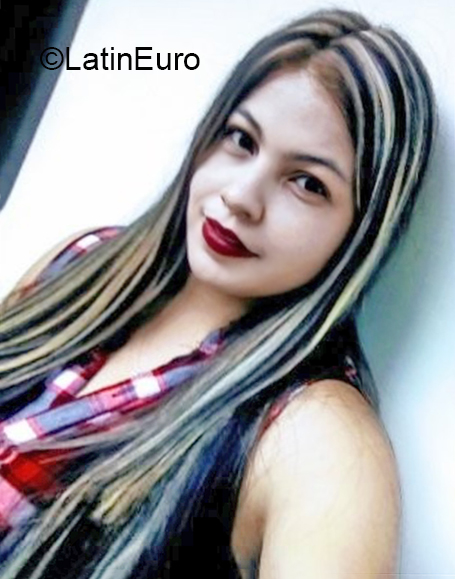 Date this foxy Colombia girl Maria Fernanda from Medellin CO27672