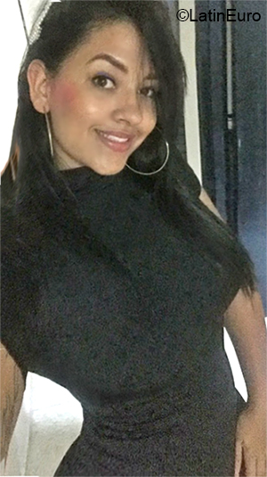 Date this exotic Colombia girl Stephany from Cali CO27689