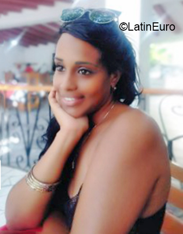 Date this pretty Cuba girl Yahimara from Havana CU695