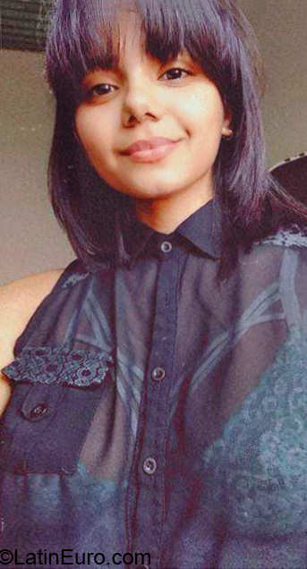 Date this pretty Venezuela girl Kelly from Maracay VE3291