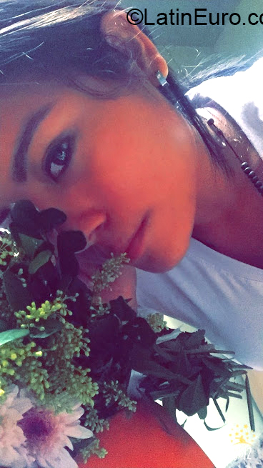 Date this hard body Colombia girl Angie from Cali CO27759