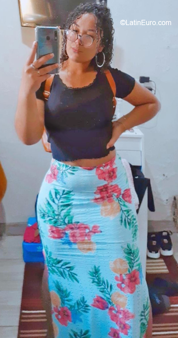 Date this hot Brazil girl Emily from Osorio BR11189