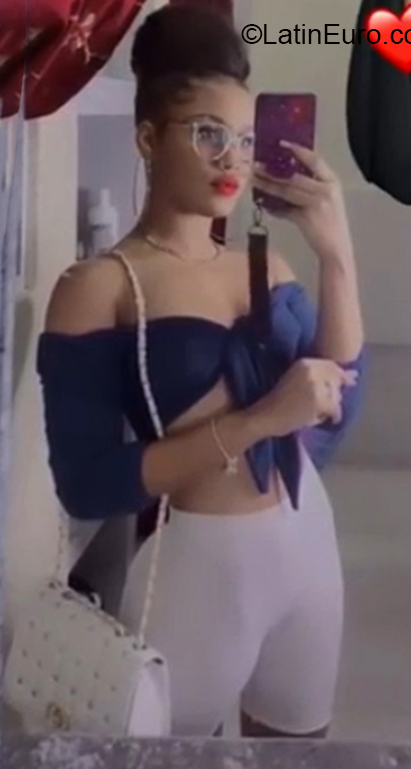 Date this sensual Dominican Republic girl Miledy from Santo Domingo DO38413