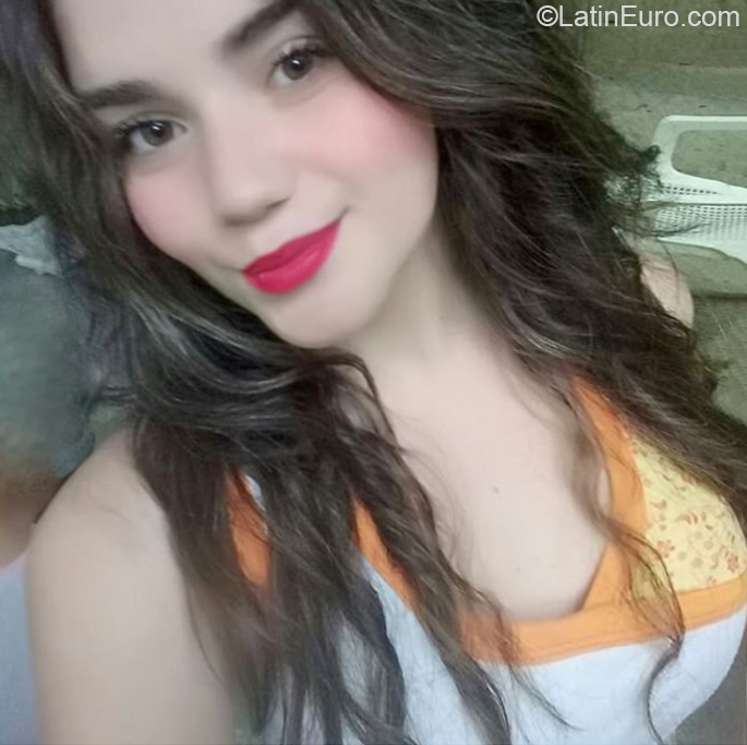Date this lovely Venezuela girl Yasmin from Trujillo VE3313