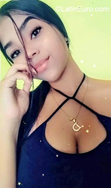 Date this foxy Venezuela girl Daniela from Cabimas VE3314