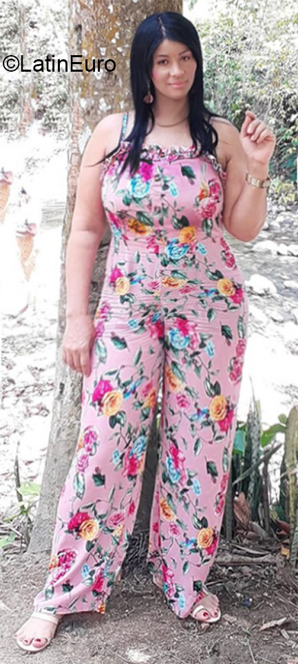 Date this fun Dominican Republic girl MARITZA from Santo Domingo DO38425