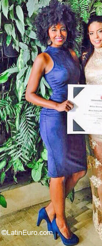 Date this voluptuous Colombia girl Angelica from Cali CO27949