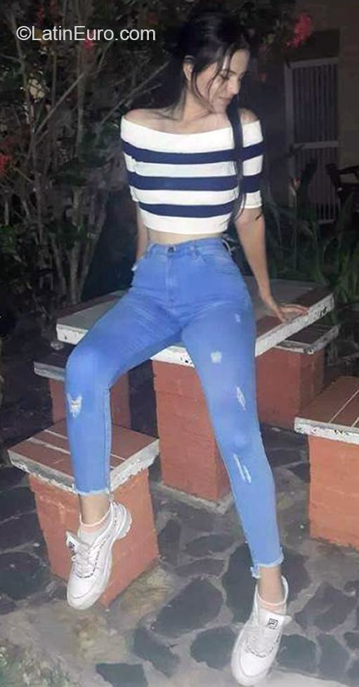 Date this gorgeous Venezuela girl Josmari from Trujillo VE3327