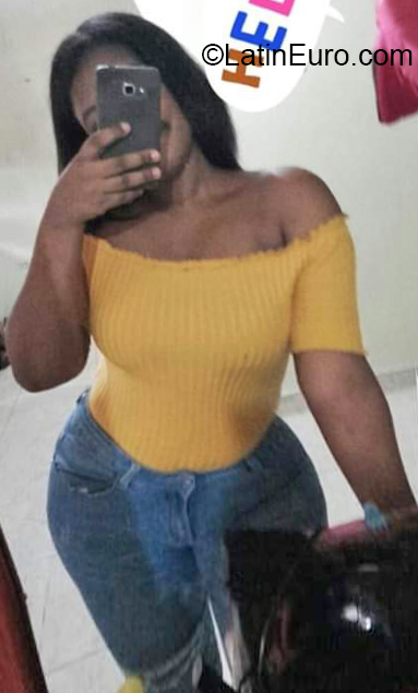 Date this charming Colombia girl Monica from Buenaventura CO27960