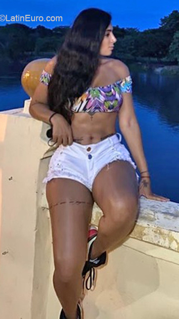 Date this beautiful Colombia girl Lizbeth g c from Medellin CO27977