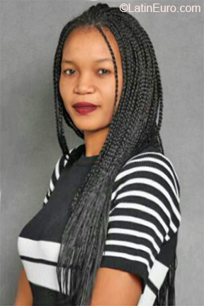 Date this funny Equatorial Guinea girl Sarah from Malabo GQ3
