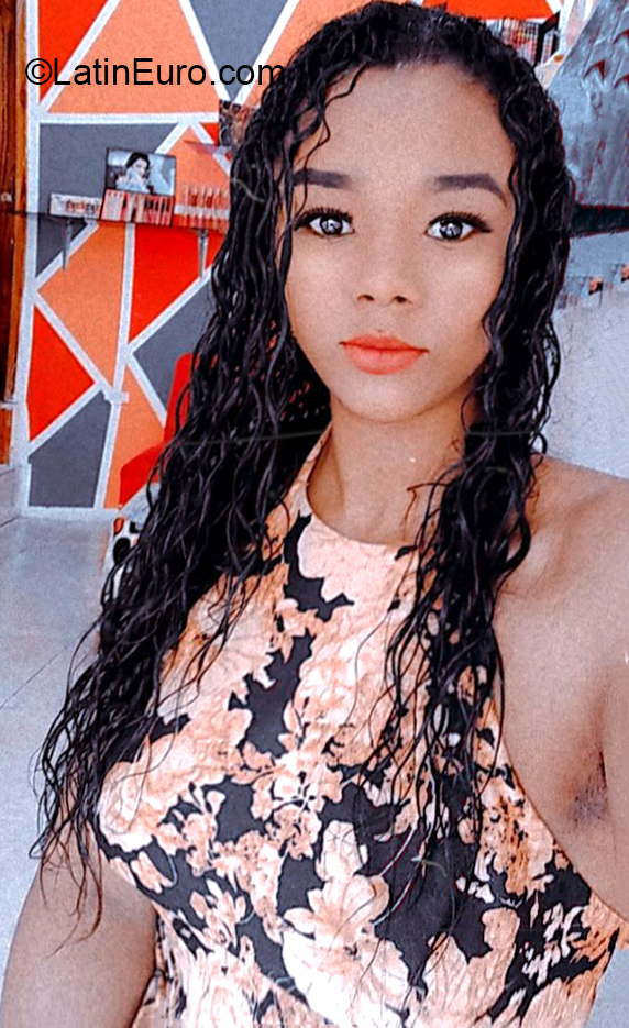 Date this athletic Ecuador girl Katherine from Guayas EC559