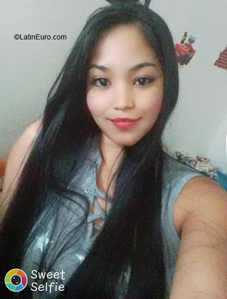 Date this georgeous Colombia girl Julieth from Medellin CO33650