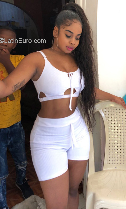 Date this good-looking Colombia girl Gisella from Cali CO28037