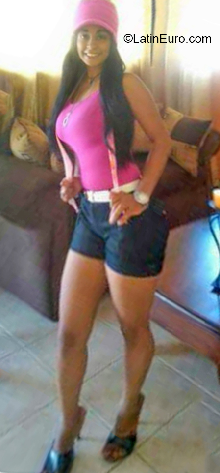 Date this delightful Dominican Republic girl Yudelka from Santiago DO38481