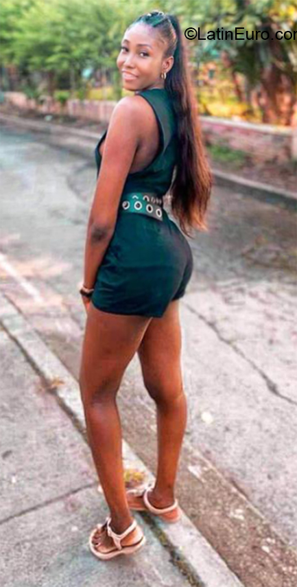 Date this voluptuous Colombia girl Lelas from Cali CO28054
