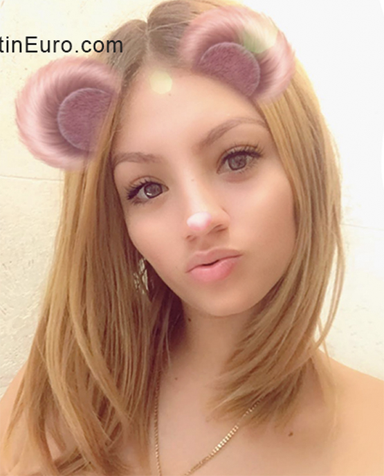 Date this sensual Dominican Republic girl Jatnia from Santo Domingo DO38508