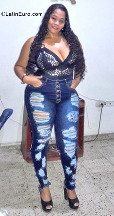 Date this happy Colombia girl Keyla from Cali CO28109