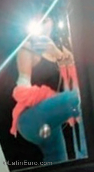 Date this hard body Colombia girl Alejandra from Bogota CO28110