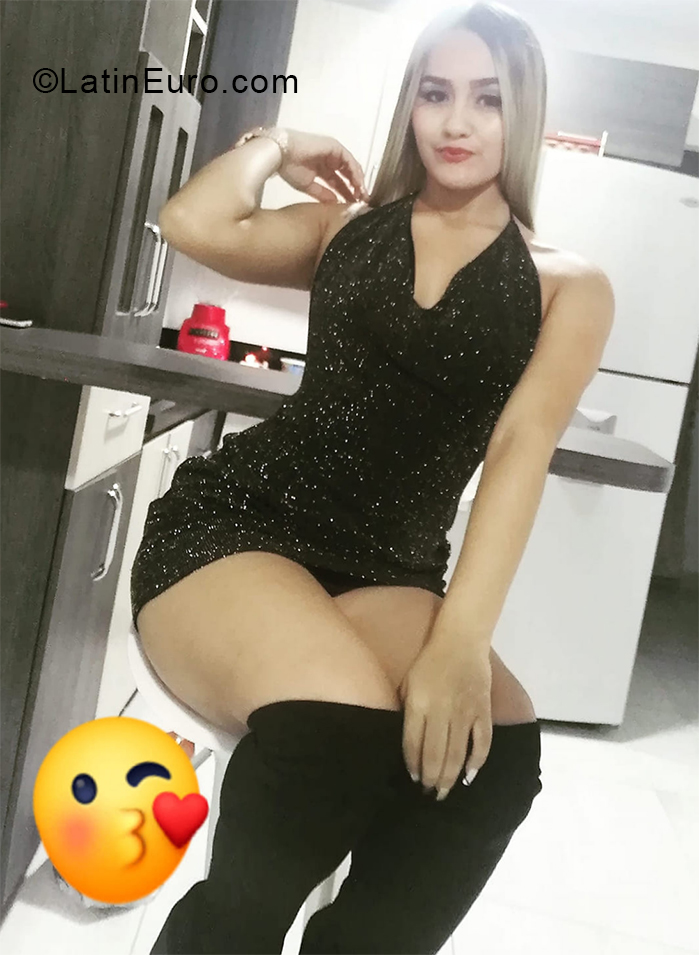 Date this hot Colombia girl Camila from Medellin CO28144