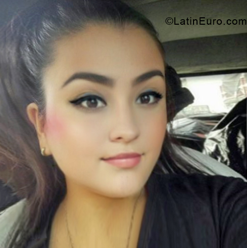 Date this cute Colombia girl Lorena from Cali CO28205