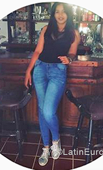 Date this lovely Dominican Republic girl Cleudys Franesca from La Vega DO38540