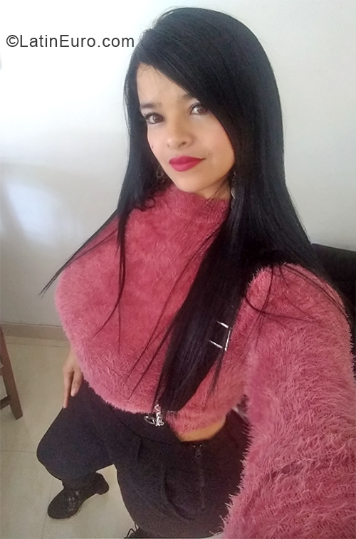 Date this happy Colombia girl Natalia from Medellin CO28241