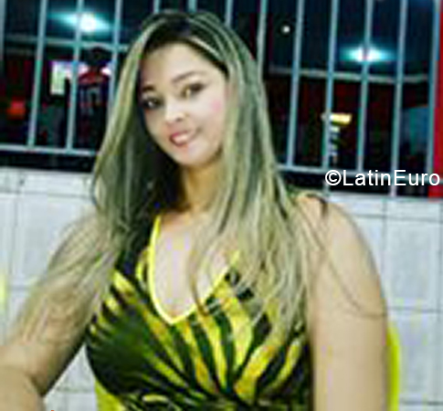 Date this hard body Brazil girl Mary from Fortaleza BR11209