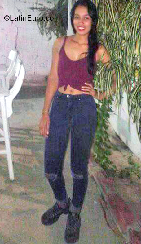 Date this nice looking Colombia girl Maria from Medellin CO28242