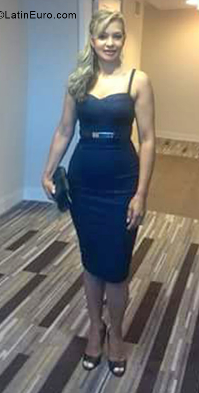 Date this charming Colombia girl Maria from Bogota CO28266