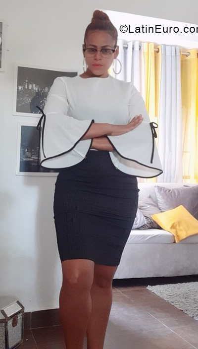 Date this passionate Dominican Republic girl Bethania Jimene from Santo Domingo DO38584
