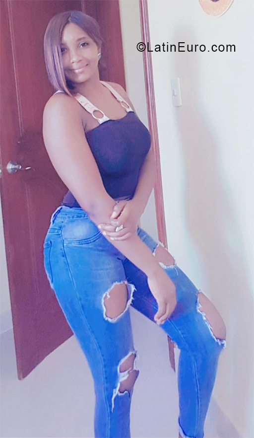 Date this sultry Dominican Republic girl Betania from Santo Domingo DO38587