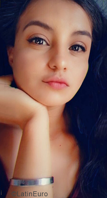 Date this nice looking Mexico girl Stephanie from Puerto Vallarta MX2017