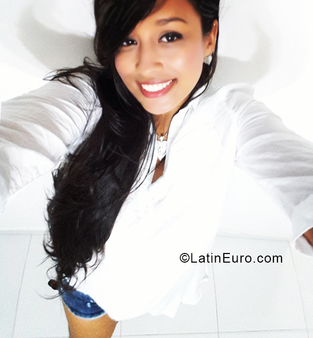 Date this beautiful Colombia girl Hilda from Barranquilla CO28313