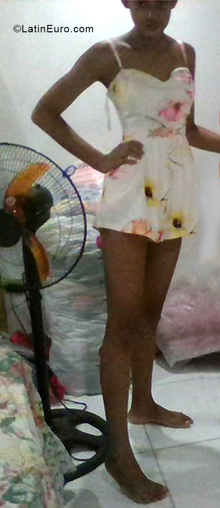 Date this delightful Dominican Republic girl Escarlett from Santo Domingo DO38616