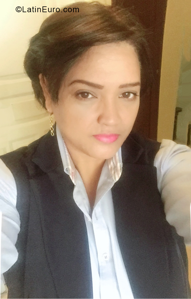 Date this sultry Dominican Republic girl Anllely from Santo Domingo DO38636