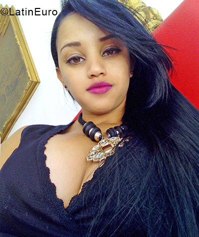Date this athletic Dominican Republic girl Alana from Santo Domingo DO38641