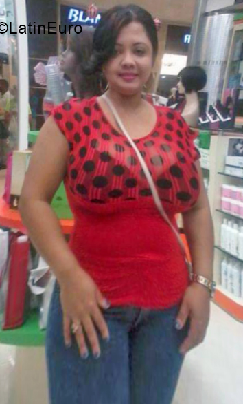 Date this cute Dominican Republic girl Guillermina from Santo Domingo DO40201
