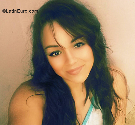 Date this pretty Costa Rica girl Kromez from San Carlos CR413